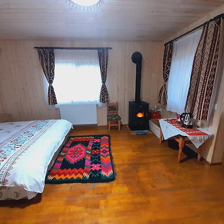 Casa De La Ferma Mariuca Villa Berbesti Eksteriør bilde