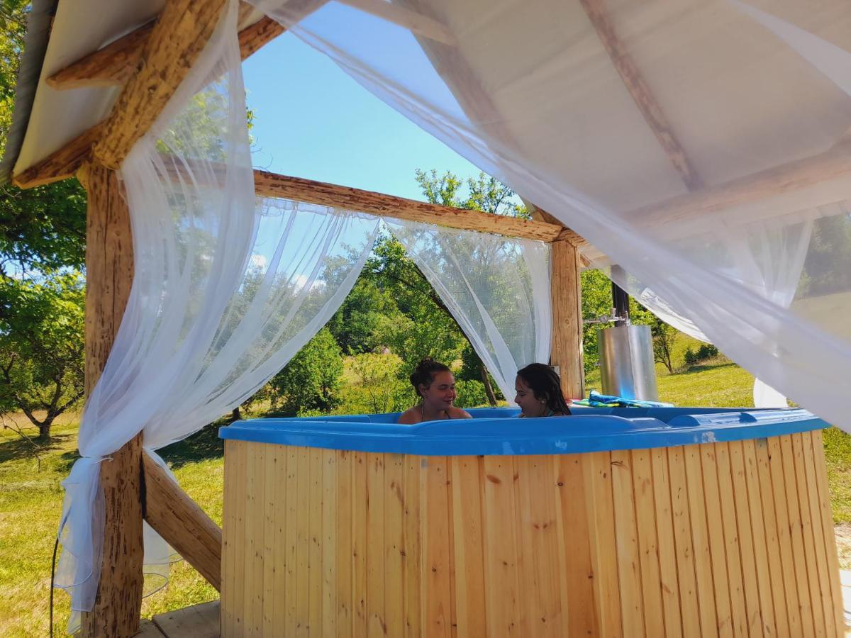 Casa De La Ferma Mariuca Villa Berbesti Eksteriør bilde