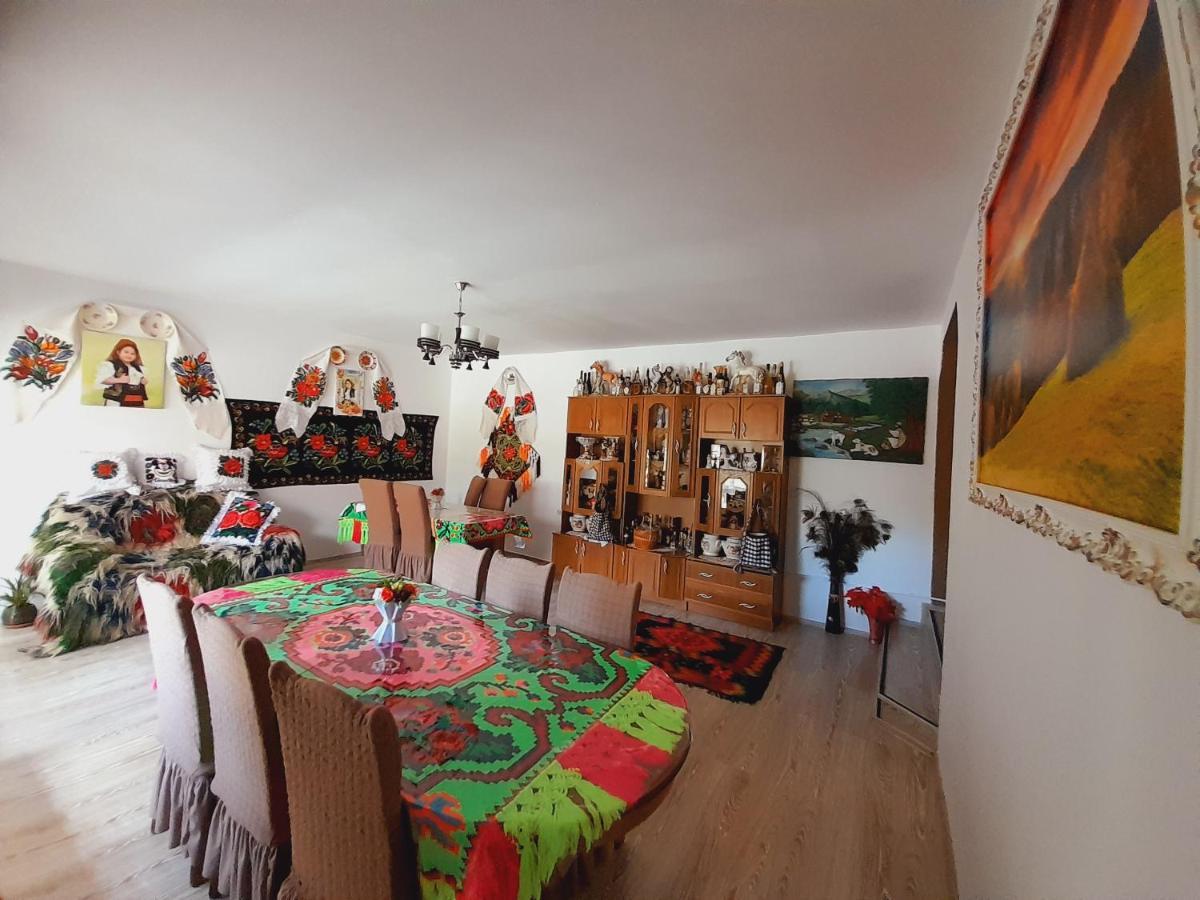 Casa De La Ferma Mariuca Villa Berbesti Eksteriør bilde