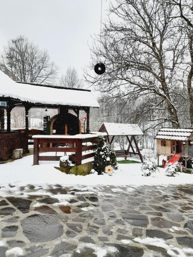 Casa De La Ferma Mariuca Villa Berbesti Eksteriør bilde
