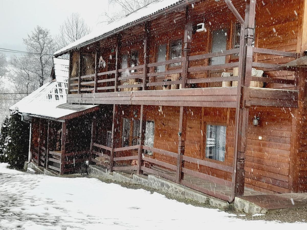 Casa De La Ferma Mariuca Villa Berbesti Eksteriør bilde